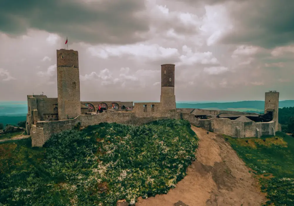 Zamek królewski w Chęcinach - historia, atrakcje i praktyczne informacje