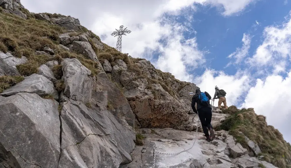 Ile km ma szlak na Giewont? Odkryj długości tras i trudności