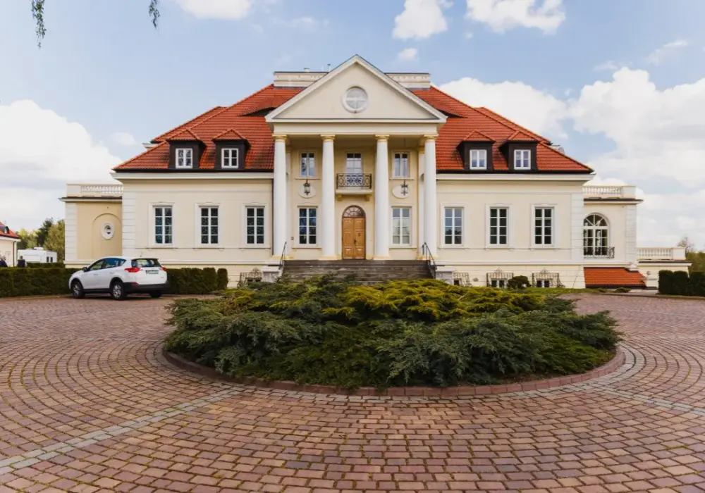 Zamek weselny w Osieczku – wszystko, co musisz wiedzieć przed organizacją wymarzonego wesela