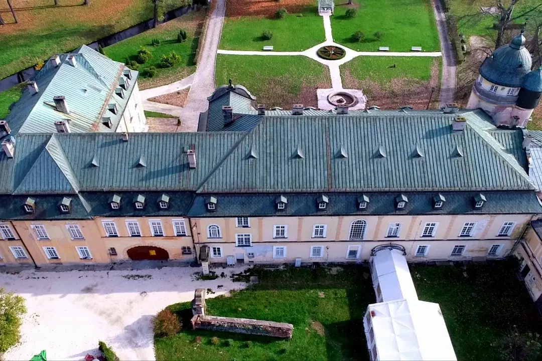 Pałac Münchhausenów w Żelaźnie: Tajemnice, historia i architektura