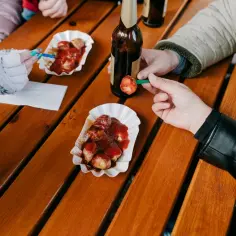 Co zjeść w Berlinie? Odkryj najlepsze lokalne specjały i smaki