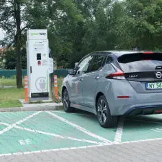 Jak ładować nissan leaf: uniknij problemów z ładowaniem i oszczędzaj czas