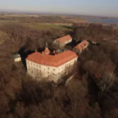 Czemu zamek w Domanicach kosztuje tyle? Odkryj tajemnice ceny