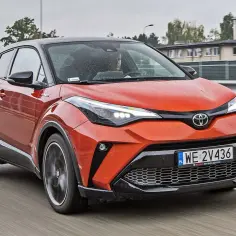 Ile kosztuje nowa Toyota C-HR hybrid? Ceny i warianty do porównania