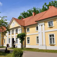 Pałac Sczanieckich w Wąsowie: historia, architektura i praktyczne informacje