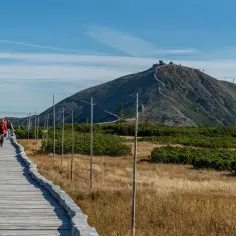 Ile km ma niebieski szlak na Śnieżkę? Odkryj różne trasy i czasy przejścia