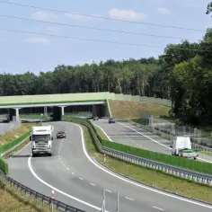 Jak prawidłowo księgować opłatę za przejazd autostradą w gofin