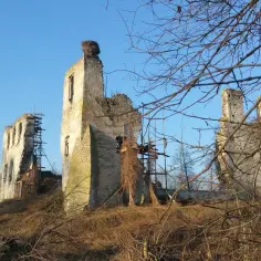Ruiny zamku górnego w Rożnowie historia, stan obecny i zwiedzanie