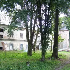 Pałac Denhoffów w Kruszynie – historia, architektura i tajemnice