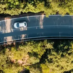 Ile kilometrów przejedzie samochód elektryczny? Zasięg, który zaskakuje