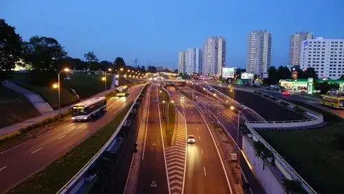 Zdjęcie Ile km/h można jechać na autostradzie? Sprawdź limity prędkości