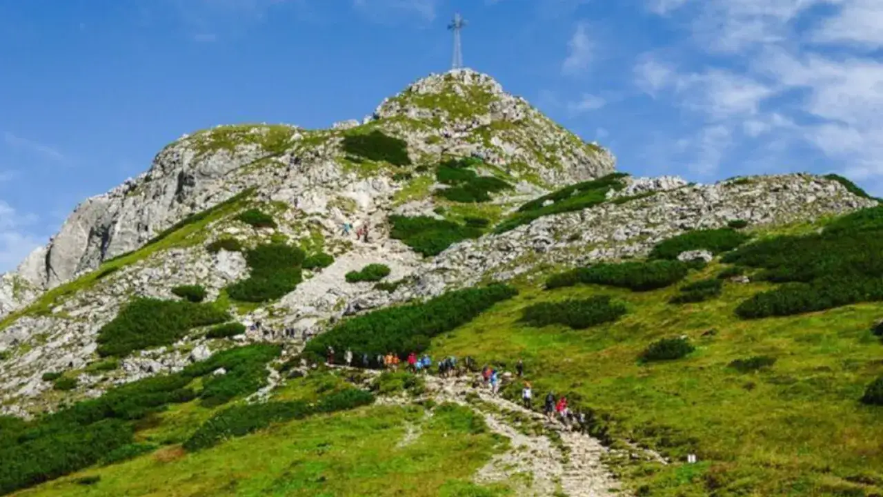 Zdjęcie Czy szlak na Giewont jest otwarty? Sprawdź aktualny status i alternatywy
