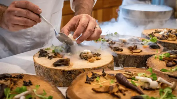 Najlepsze restauracje i kawiarnie na Żoliborzu: Twój przewodnik