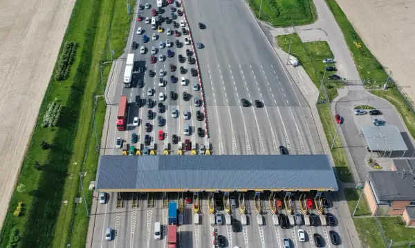 Jak jechać autostradą bez aplikacji i uniknąć zbędnych kosztów