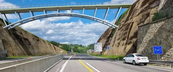 Ile można jechać na autostradzie A4? Sprawdź ważne limity prędkości