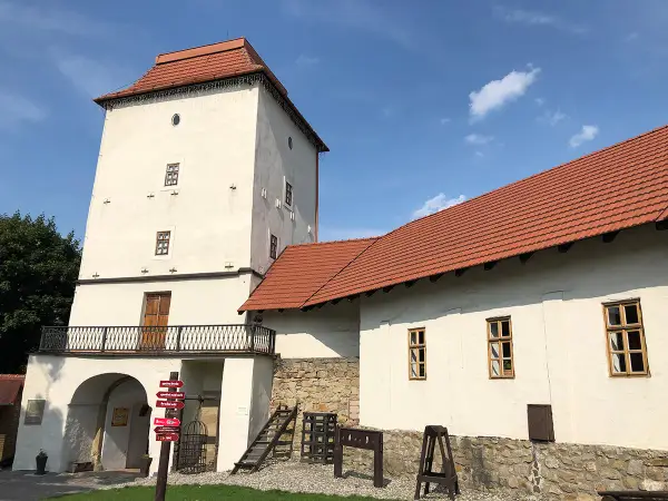 Zamek w Śląskiej Ostrawie: historia, atrakcje i praktyczne informacje dla turystów