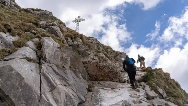 Ile km ma szlak na Giewont? Odkryj długości tras i trudności