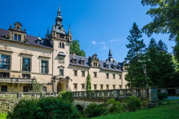 Nocleg w zamku Wielkopolska - luksusowe doświadczenia w historii