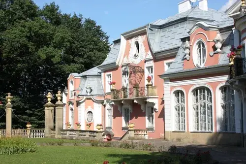 Pałac Długoszów w Siarach: historia, plany na hotel i restaurację