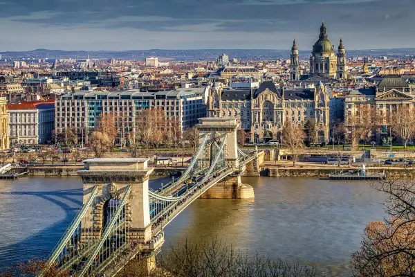 Gdzie polecieć na weekend? Sprawdź najlepsze kierunki na krótki wypad